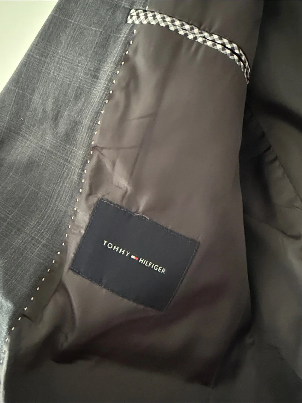 Tommy Hilfiger Men's 100% Wool Suit Gray Plaid 2-Piece Blazer Pants Set Sz 34R
